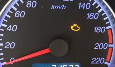 汽车发动机黄灯亮怎么回事