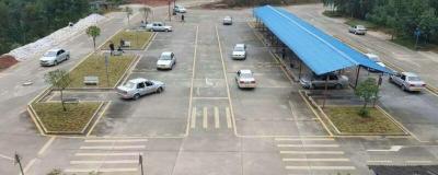 奔驰车新手驾驶教程 借助中控屏的倒车影像进行倒车