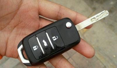 长安cs75的钥匙怎么换电池 简单的操作方法