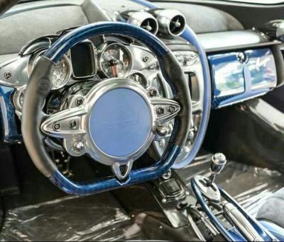 日产gt-r-帕加尼车子整体驾使还行,100分,油耗15.6L100km还行,座椅功能多舒适柔软还行,内饰皮质不起球手感好,看上很豪华,皮质手感好,方向操控盘灵敏,外观灯霸气,水滴后视镜完美,要说回头率最高的是欧翼门,高速上开着还行,极速370,不用担心GTR超,缺点就是贵,3000多万,很多人会说你开了几栋房子在溜弯,十分尴尬