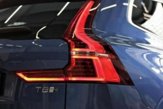 沃尔沃xc9016款（沃尔沃XC9016款与17款的区别）