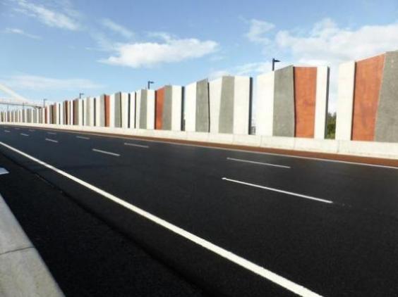 沿海高速公路昌黎服务区在多少公里处？