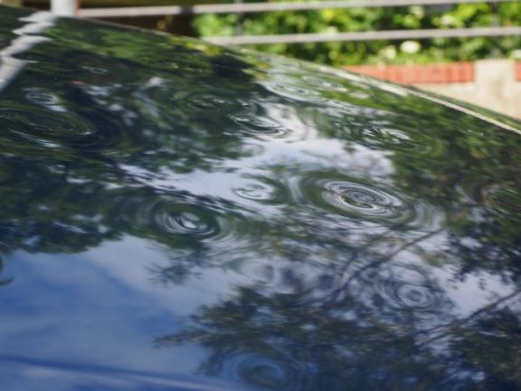 车顶帐篷防暴雨吗（车顶帐篷防风防雨吗）