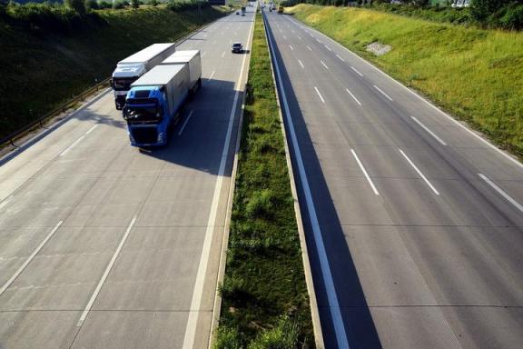 高速路限速120最多可以跑多少?