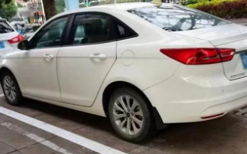 起亚k3钥匙没电了如何启动车