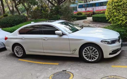 宝马e60m5搭载了什么发动机