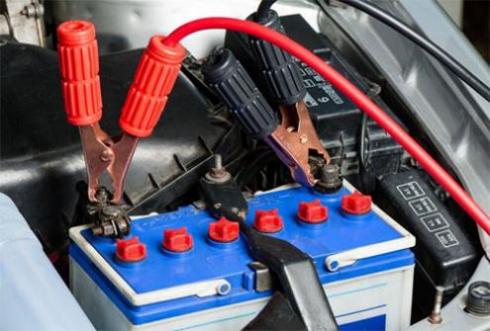 汽车电瓶亏电怎么恢复电量(汽车放久了电瓶亏电怎么恢复电量)